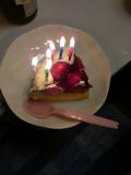 ケーキにローソクをつけてみました